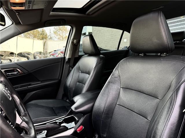 2016 Honda Accord Touring (Stk: 260083C) in Calgary - Image 6 of 18