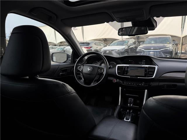 2016 Honda Accord Touring (Stk: 260083C) in Calgary - Image 17 of 18