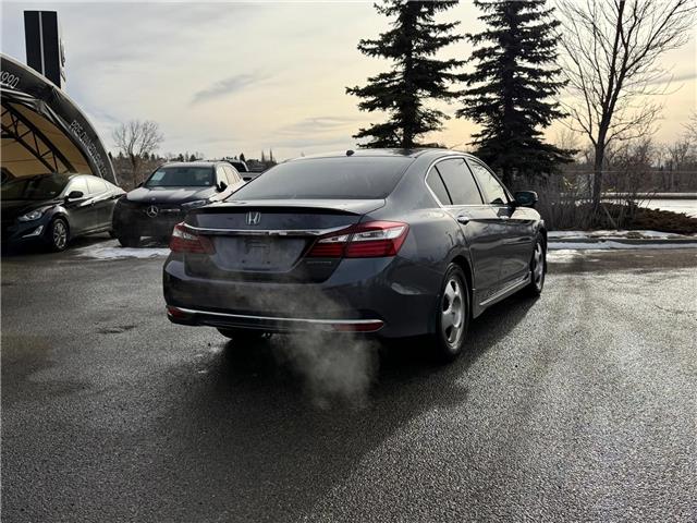 2016 Honda Accord Touring (Stk: 260083C) in Calgary - Image 3 of 18