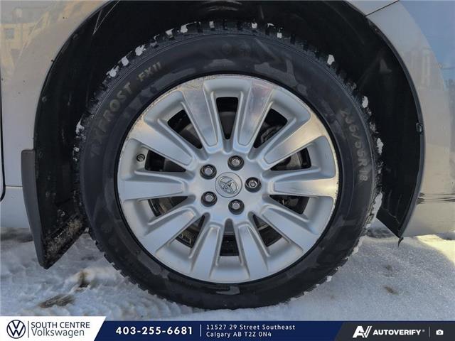 2014 Toyota Sienna XLE 7 Passenger (Stk: SU7702A) in Calgary - Image 6 of 11