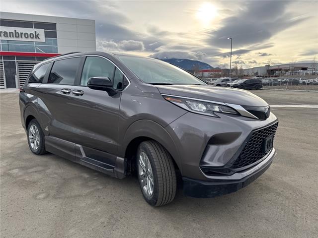 2022 Toyota Sienna  (Stk: S212864A) in Cranbrook - Image 2 of 17