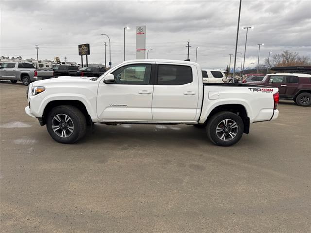 2017 Toyota Tacoma  (Stk: X070349W) in Cranbrook - Image 2 of 19