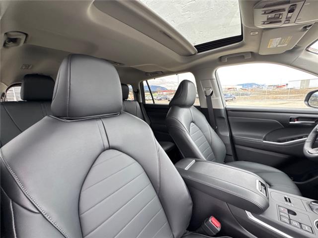 2026 Toyota Highlander Hybrid XLE (Stk: S696973) in Cranbrook - Image 11 of 21