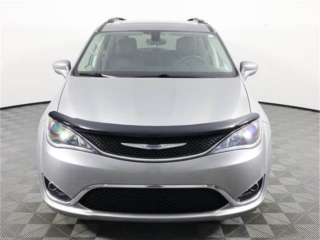 2017 Chrysler Pacifica Touring-L Plus (Stk: A20653) in Calgary - Image 2 of 22