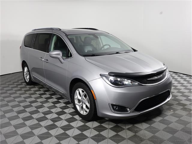 2017 Chrysler Pacifica Touring-L Plus (Stk: A20653) in Calgary - Image 3 of 22