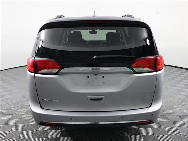 2017 Chrysler Pacifica Touring-L Plus (Stk: A20653) in Calgary - Image 7 of 22