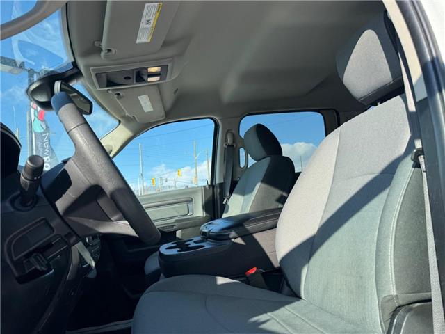 2023 RAM 1500 Classic SLT (Stk: 28279P) in Newmarket - Image 7 of 11