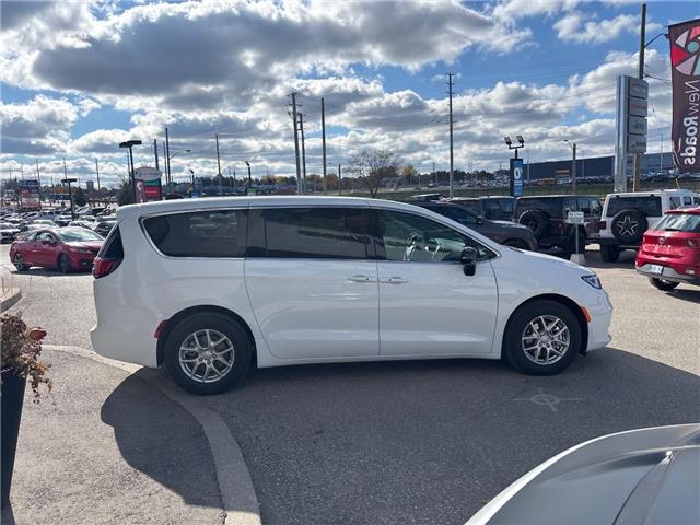 2026 Chrysler Pacifica Select (Stk: P22973) in Newmarket - Image 8 of 14