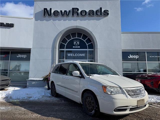 2013 Chrysler Town & Country Touring (Stk: 28303T) in Newmarket - Image 1 of 12
