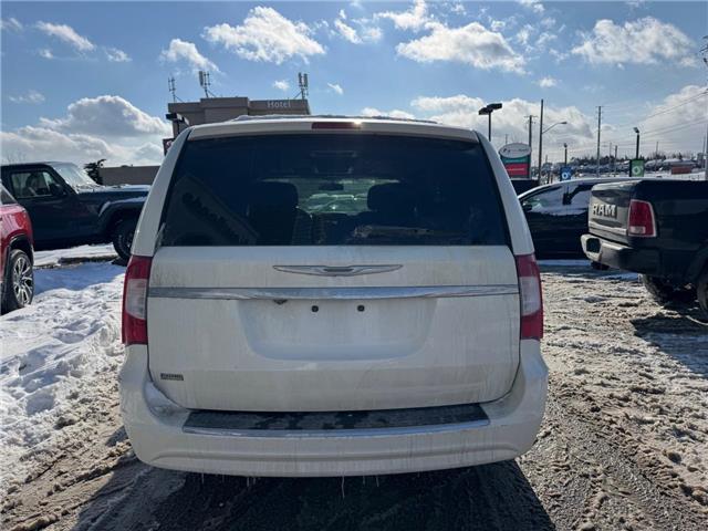 2013 Chrysler Town & Country Touring (Stk: 28303T) in Newmarket - Image 3 of 12