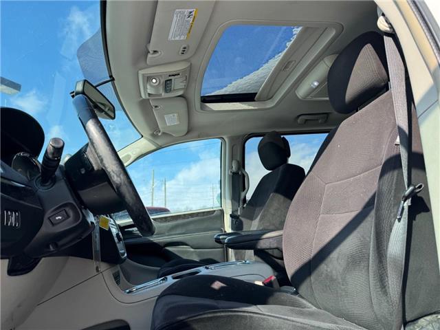 2013 Chrysler Town & Country Touring (Stk: 28303T) in Newmarket - Image 8 of 12