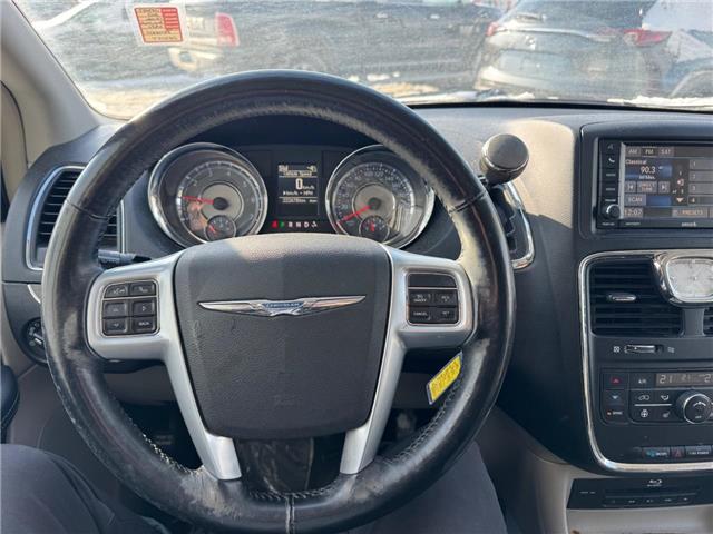 2013 Chrysler Town & Country Touring (Stk: 28303T) in Newmarket - Image 9 of 12