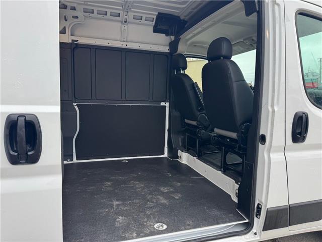 2025 RAM ProMaster 2500 High Roof (Stk: 28284P) in Newmarket - Image 3 of 13