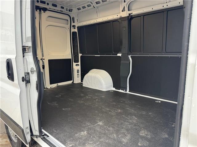 2025 RAM ProMaster 2500 High Roof (Stk: 28284P) in Newmarket - Image 4 of 13