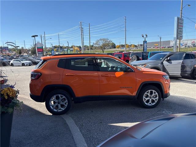 2026 Jeep Compass North (Stk: M22907) in Newmarket - Image 8 of 14