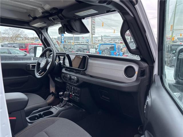 2026 Jeep Wrangler Sport (Stk: W22949) in Newmarket - Image 10 of 13