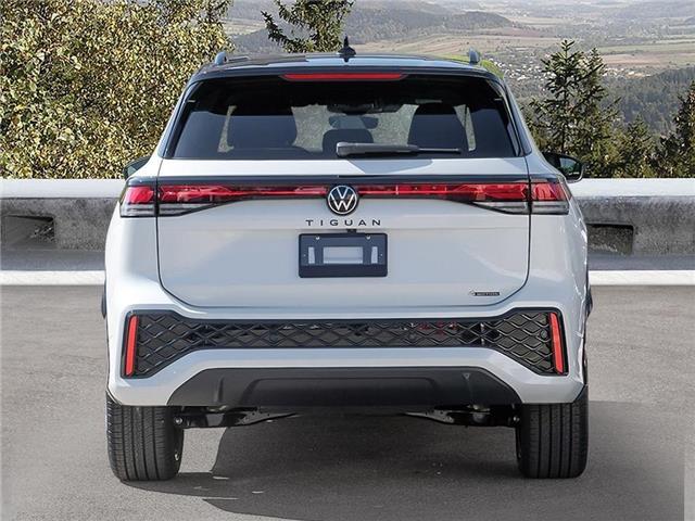 2026 Volkswagen Tiguan Comfortline R-Line Black Edition (Stk: TT056724) in Vancouver - Image 5 of 23