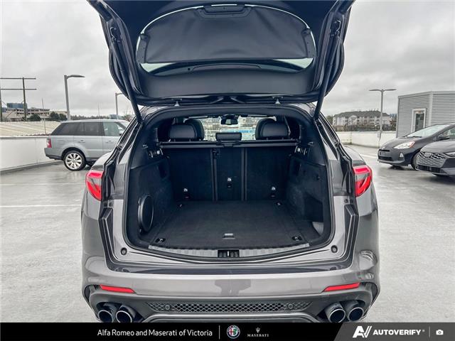 2022 Alfa Romeo Stelvio Quadrifoglio (Stk: 912181) in Victoria - Image 11 of 24