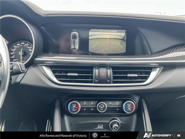 2022 Alfa Romeo Stelvio Quadrifoglio (Stk: 912181) in Victoria - Image 18 of 24