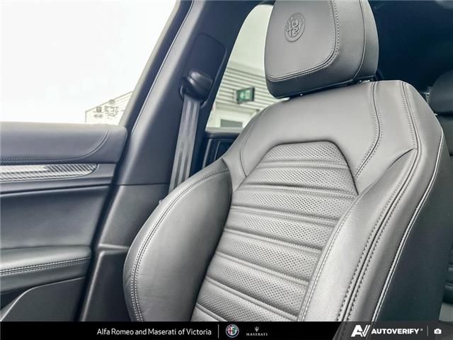 2022 Alfa Romeo Stelvio Quadrifoglio (Stk: 912181) in Victoria - Image 19 of 24