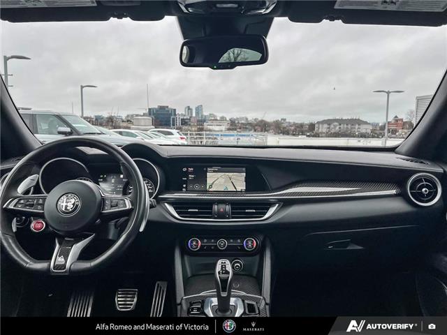 2022 Alfa Romeo Stelvio Quadrifoglio (Stk: 912181) in Victoria - Image 23 of 24