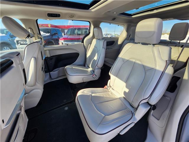 2017 Chrysler Pacifica Limited (Stk: JB26001) in Brandon - Image 19 of 23