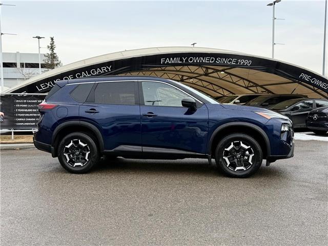 2025 Nissan Rogue Midnight Edition (Stk: 260264AB) in Calgary - Image 2 of 18