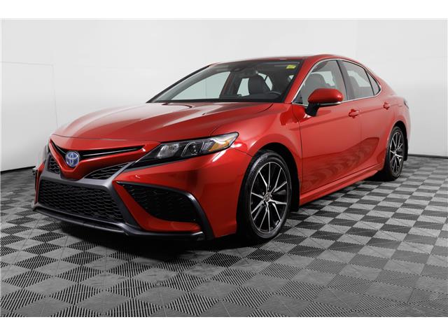 2023 Toyota Camry Hybrid SE (Stk: Q5100) in London - Image 1 of 34