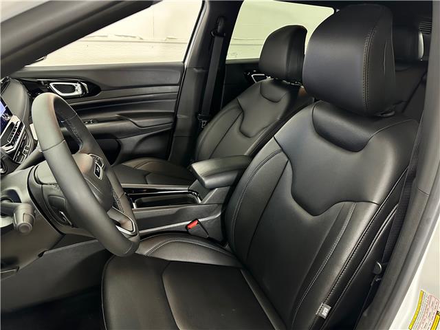 2025 Jeep Compass Altitude (Stk: 43300JA) in Belleville - Image 12 of 28