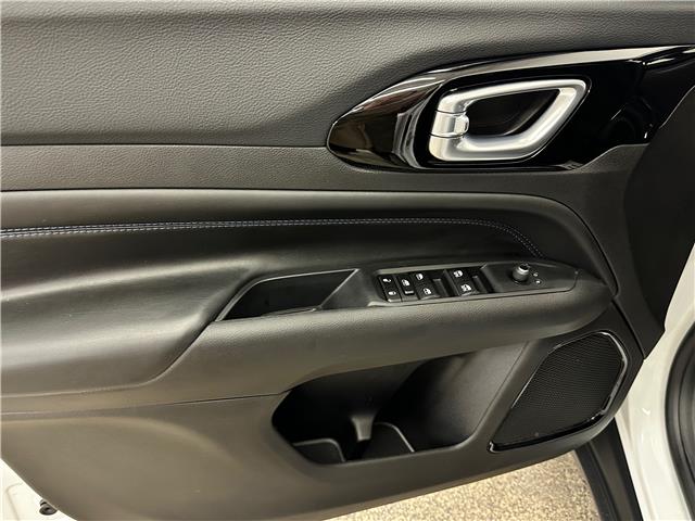 2025 Jeep Compass Altitude (Stk: 43300JA) in Belleville - Image 14 of 28