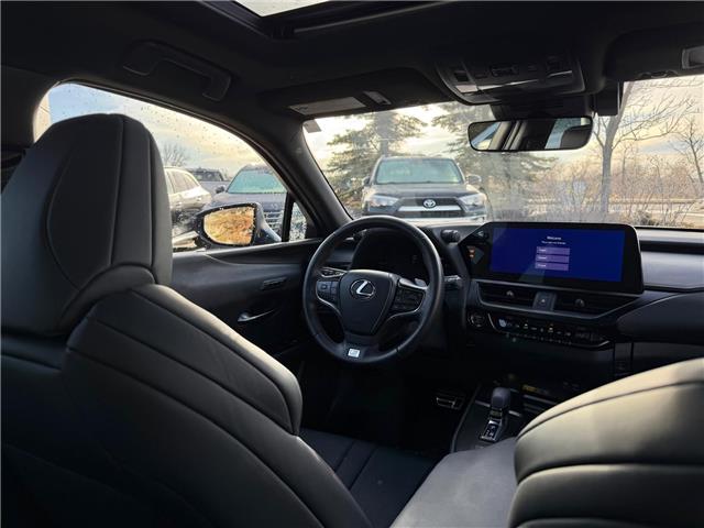 2025 Lexus UX 300h Base (Stk: 260338A) in Calgary - Image 17 of 18