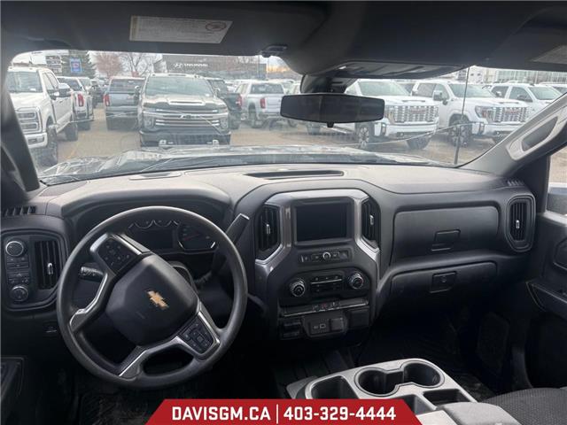 2022 Chevrolet Silverado 2500HD Custom (Stk: 302814) in Lethbridge - Image 6 of 8