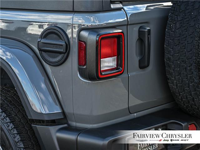 2021 Jeep Wrangler Unlimited Sahara (Stk: U21362) in Burlington - Image 10 of 31