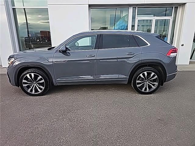 2023 Volkswagen Atlas Cross Sport 3.6 FSI Execline (Stk: U1394) in Lethbridge - Image 2 of 26