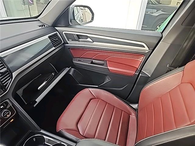 2023 Volkswagen Atlas Cross Sport 3.6 FSI Execline (Stk: U1394) in Lethbridge - Image 16 of 26