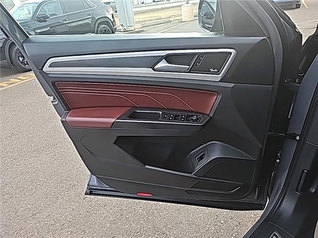 2023 Volkswagen Atlas Cross Sport 3.6 FSI Execline (Stk: U1394) in Lethbridge - Image 18 of 26