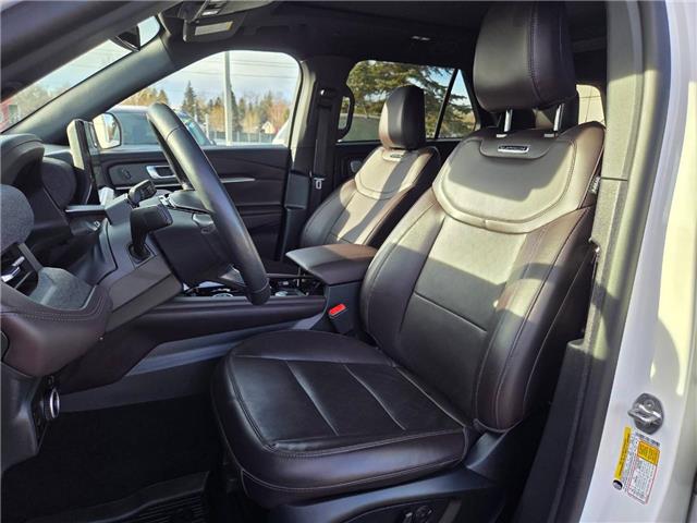 2025 Ford Explorer Platinum (Stk: 7070) in Calgary - Image 9 of 12