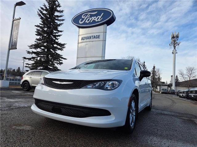 2025 Chrysler Grand Caravan SXT (Stk: 7071) in Calgary - Image 1 of 9