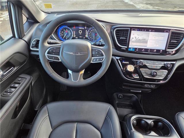 2025 Chrysler Grand Caravan SXT (Stk: 7071) in Calgary - Image 7 of 9