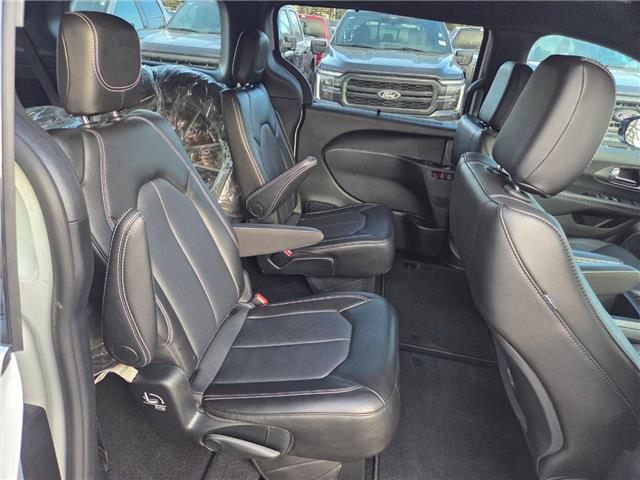 2025 Chrysler Grand Caravan SXT (Stk: 7071) in Calgary - Image 9 of 9