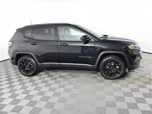 2026 Jeep Compass North (Stk: 26J058) in Calgary - Image 5 of 18