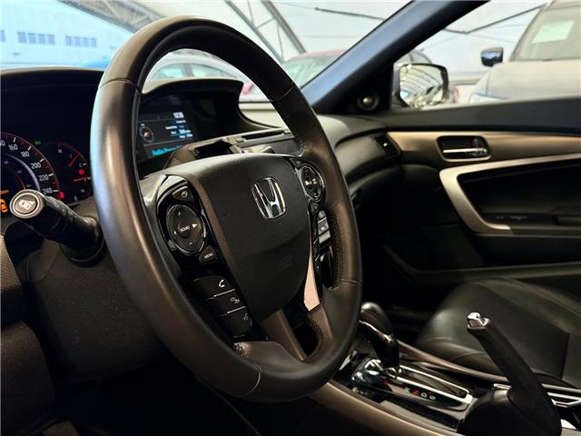 2017 Honda Accord Touring (Stk: 260216B) in Calgary - Image 5 of 14
