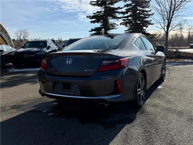 2017 Honda Accord Touring (Stk: 260216B) in Calgary - Image 3 of 14