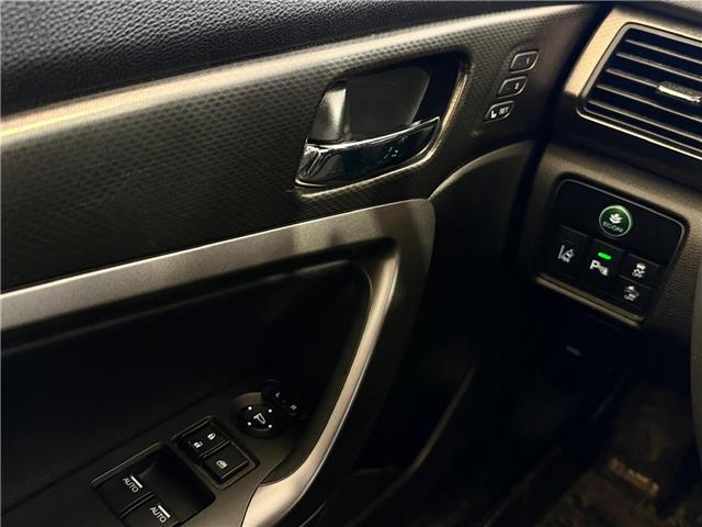 2017 Honda Accord Touring (Stk: 260216B) in Calgary - Image 8 of 14