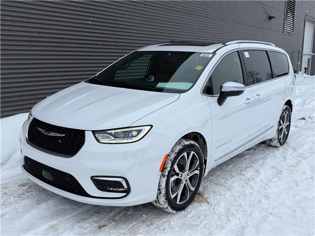 2026 Chrysler Pacifica Pinnacle (Stk: 26145) in London - Image 1 of 32