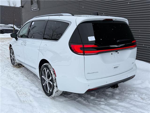 2026 Chrysler Pacifica Pinnacle (Stk: 26145) in London - Image 4 of 32