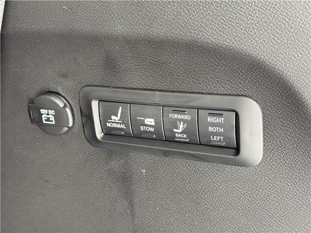 2026 Chrysler Pacifica Pinnacle (Stk: 26145) in London - Image 15 of 32