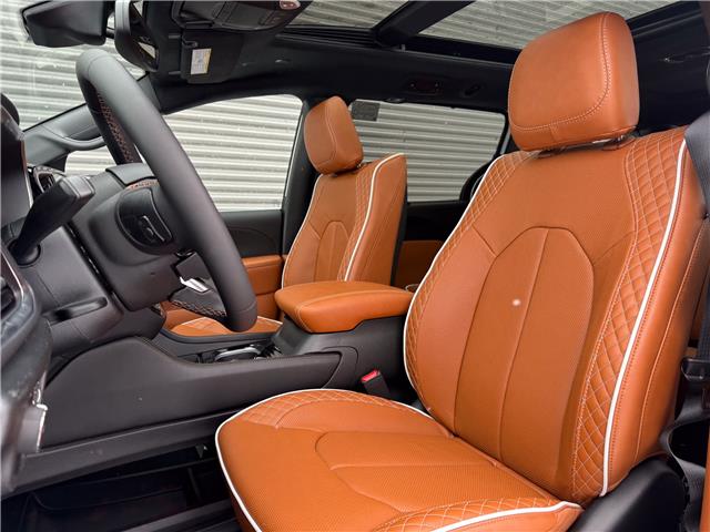 2026 Chrysler Pacifica Pinnacle (Stk: 26145) in London - Image 9 of 32