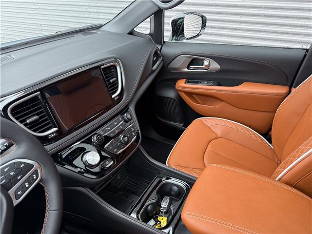 2026 Chrysler Pacifica Pinnacle (Stk: 26145) in London - Image 21 of 32