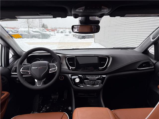 2026 Chrysler Pacifica Pinnacle (Stk: 26145) in London - Image 17 of 32